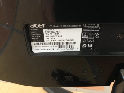 2 monitors 22\" from Acer