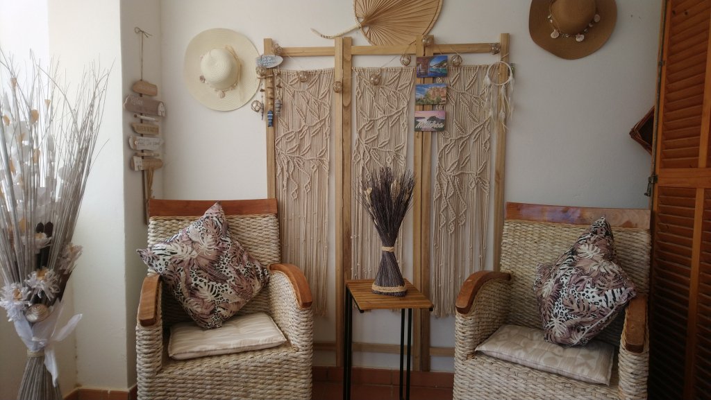 2 solid wood rattan-woven patio chairs lounge chairs vintage