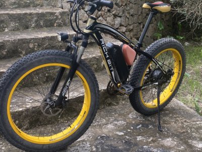 2 electric Fatbikes from Richbit