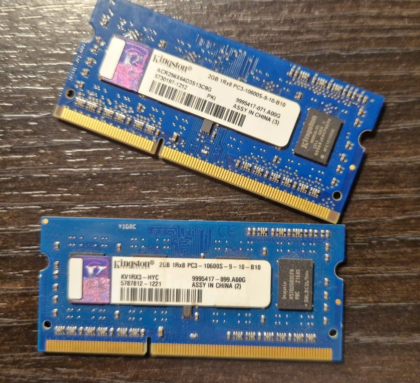 2x 2GB PC3-10600S notebook RAM KINGSTON