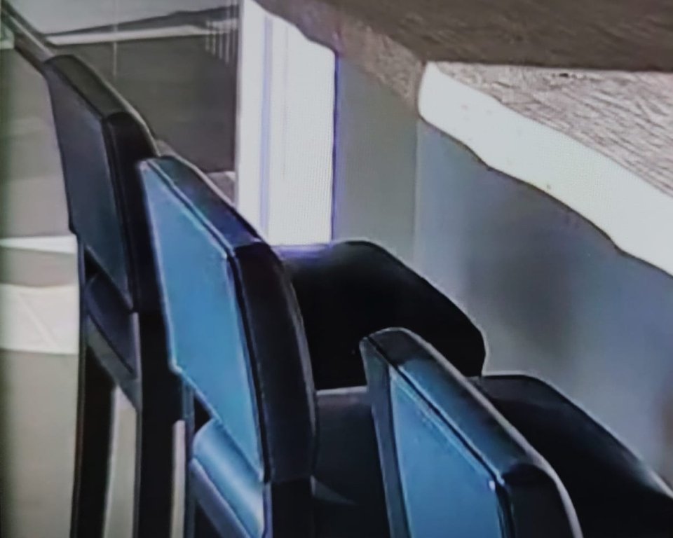 3 new leather bar stools