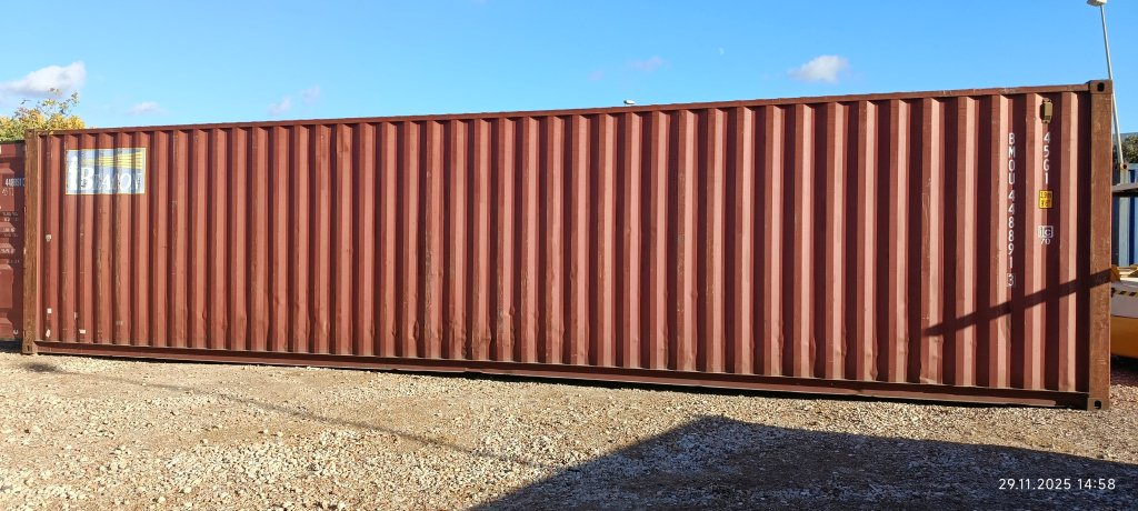 40ft sea container available immediately!