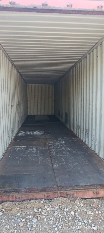 40ft sea container available immediately!