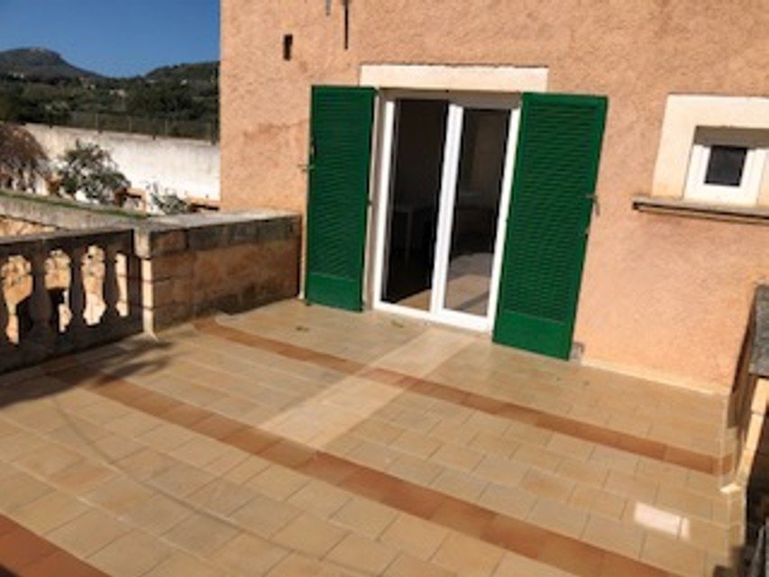 Apartment long-term rental: 2 bedrooms and balcony