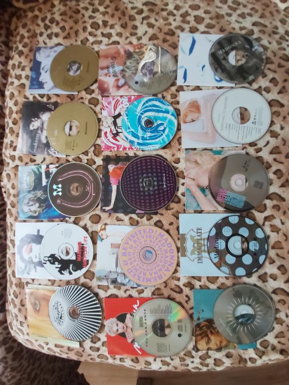 Dissolution of the Madonna collection with pieces original from the 80s