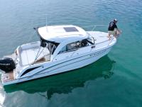 Beneteau Antares 8.0B Motorboat with mooring