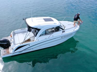 Beneteau Antares 8.0B Motorboat with mooring