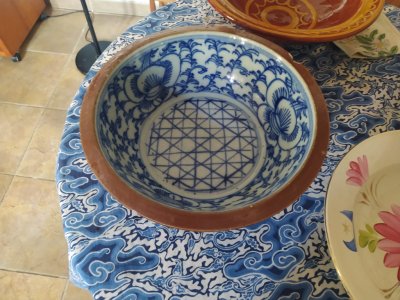 Cuenco de cerámica Batavia marrón, azul y blanca de la dinastía Qing china