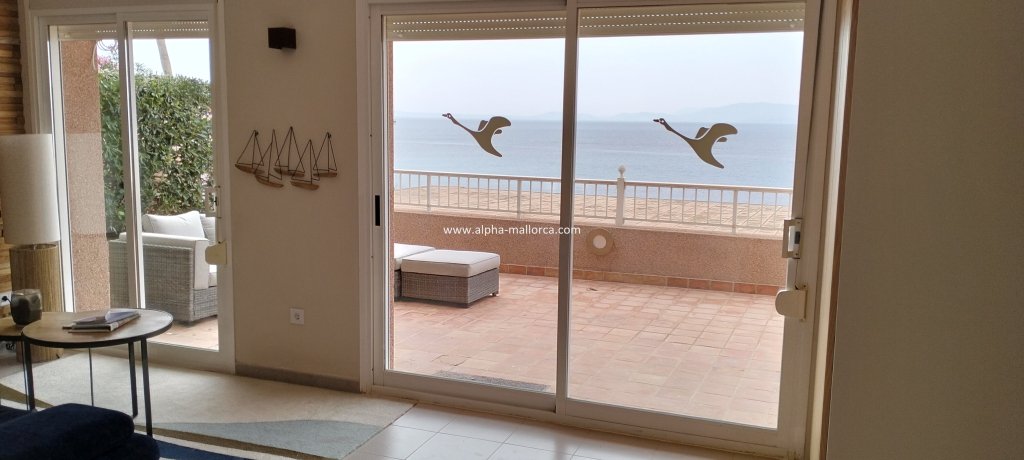 CALA BLAVA: Apartamento de 1 dormitorio con vistas al mar de 180º en la 1ª planta Línea