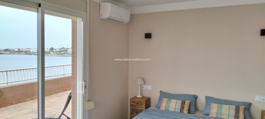 CALA BLAVA: Apartamento de 1 dormitorio con vistas al mar de 180º en la 1ª planta Línea