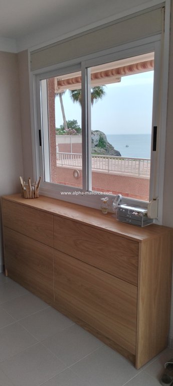 CALA BLAVA: Apartamento de 1 dormitorio con vistas al mar de 180º en la 1ª planta Línea