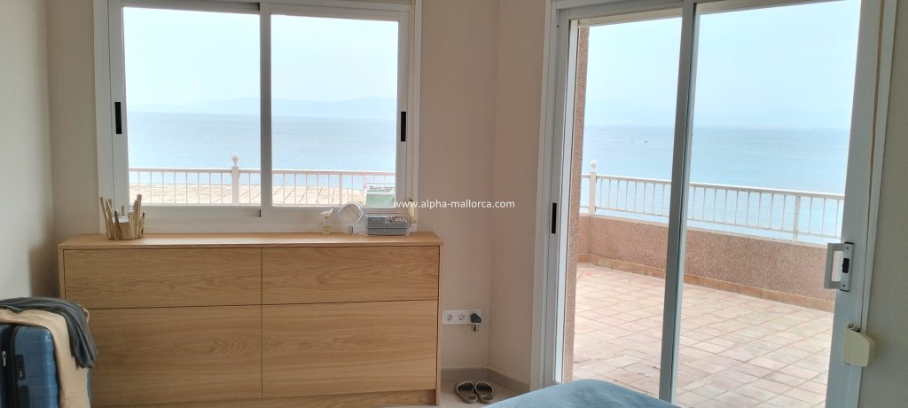 CALA BLAVA: Apartamento de 1 dormitorio con vistas al mar de 180º en la 1ª planta Línea