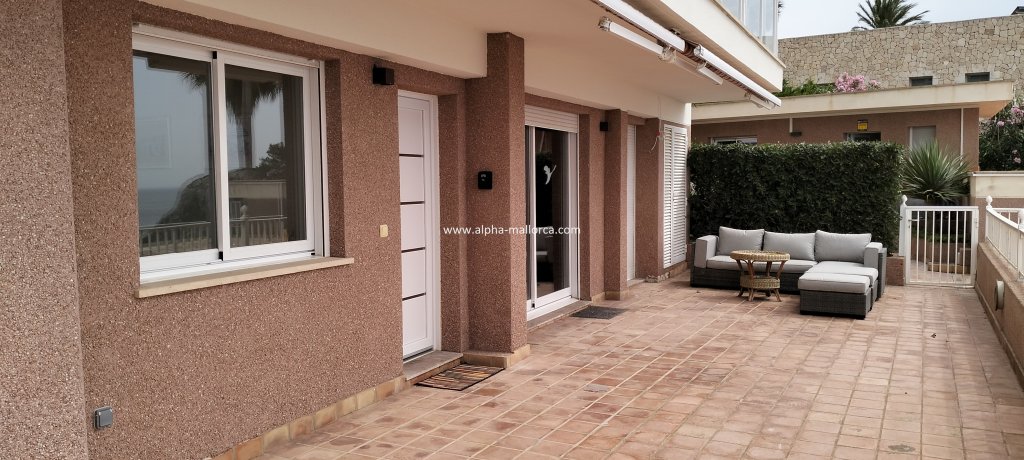 CALA BLAVA: Apartamento de 1 dormitorio con vistas al mar de 180º en la 1ª planta Línea