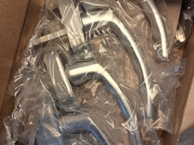 Manillas oscilobatientes para ventana