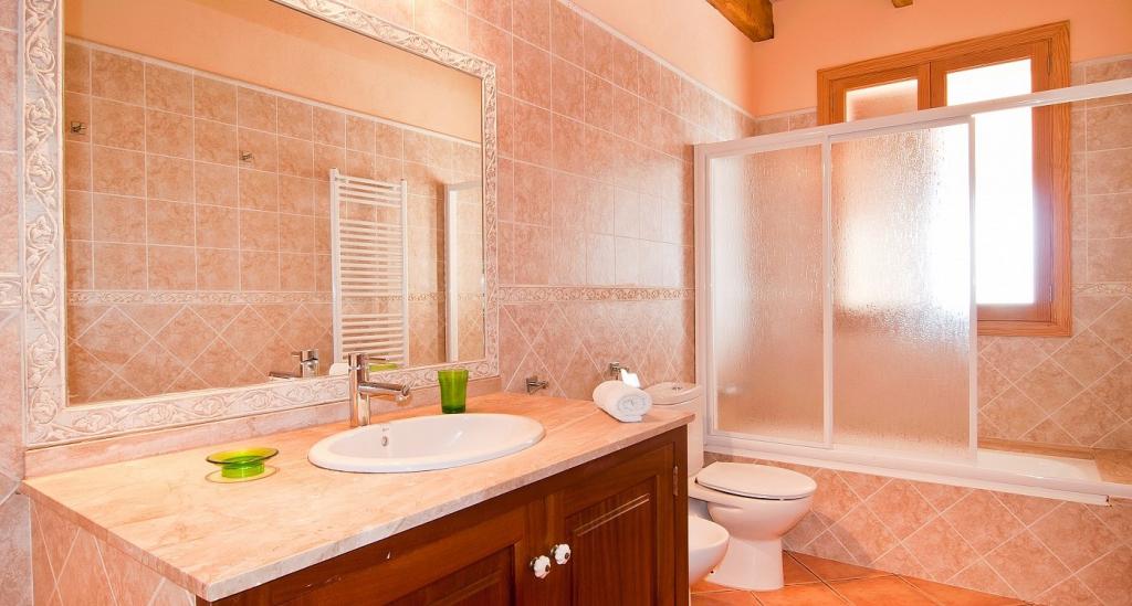 Ground-level finca b is to 8 persons with pool near Campos -- F 35 FZ