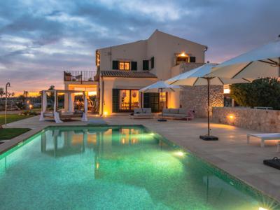 Elegant and modern finca near Es Trenc with pool -- F 32 FZ