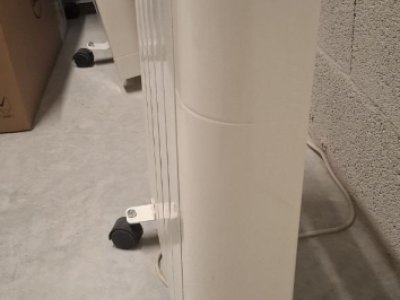 Elektrischer Ölradiator HJM 750W – mobil mit Rollen – voll funktionsfähig