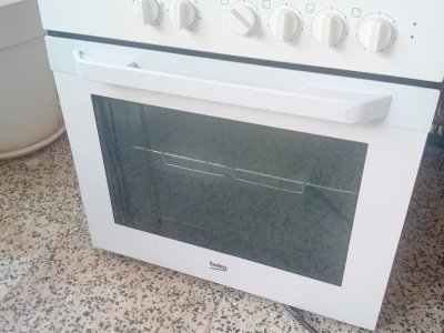 Horno eléctrico con placa vitrocerámica de Indesit!