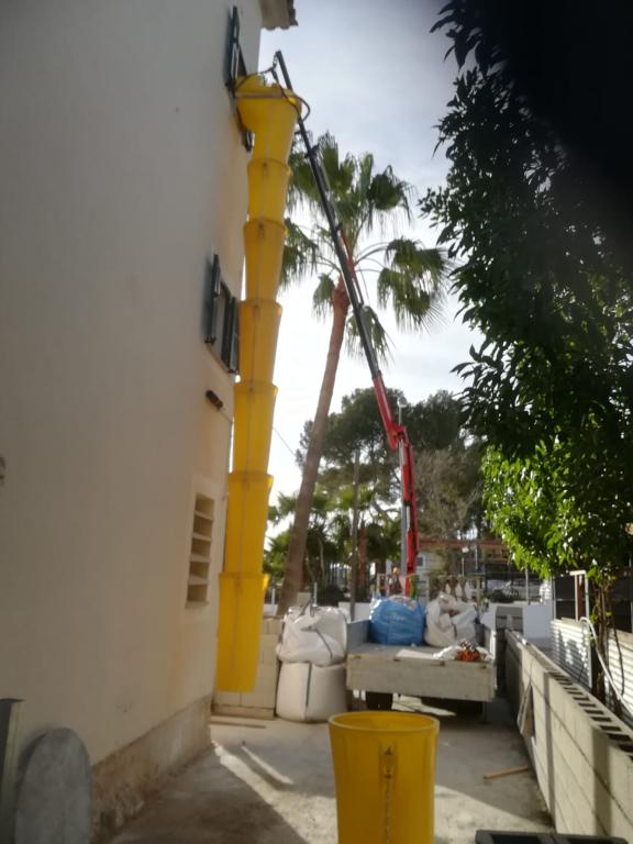 Emptying, dismantling and demolition. Leerung, Räumung und Abbruch.