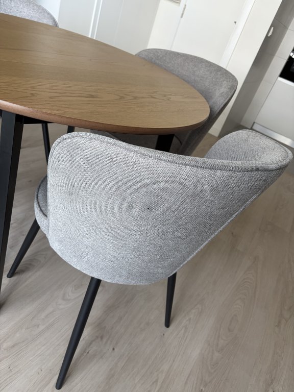 Dining table with 4 chairs - Like new!!