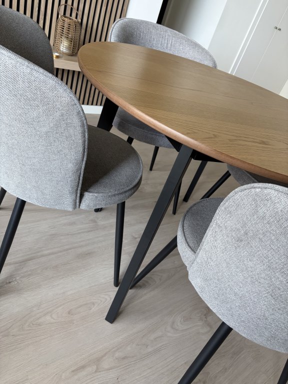 Dining table with 4 chairs - Like new!!