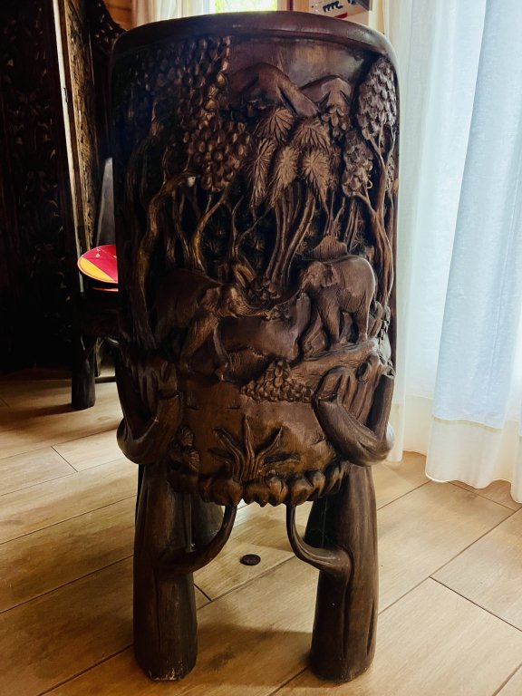 EXCLUSIVO:   Juego de asientos de madera tropical maciza - 4 sillas y 1 mesa