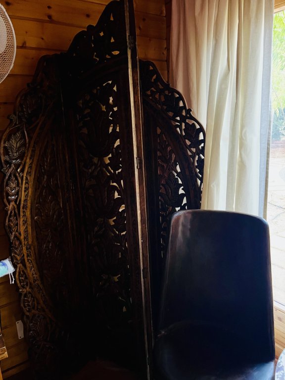 EXCLUSIVO:   Juego de asientos de madera tropical maciza - 4 sillas y 1 mesa