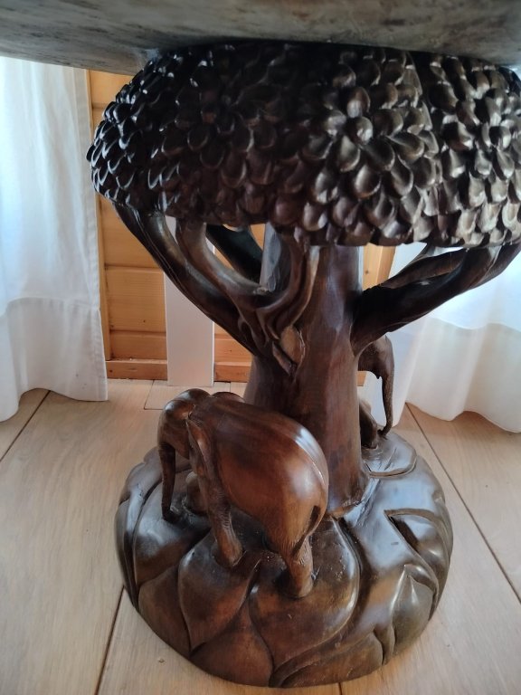 EXCLUSIVO:   Juego de asientos de madera tropical maciza - 4 sillas y 1 mesa