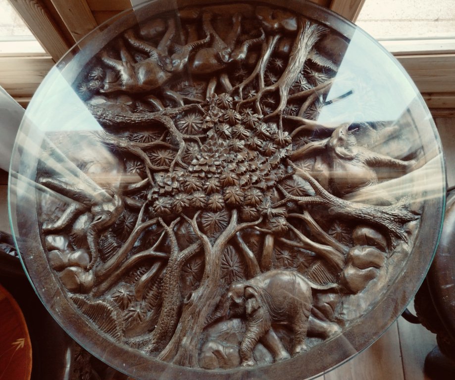 EXCLUSIVO:   Juego de asientos de madera tropical maciza - 4 sillas y 1 mesa