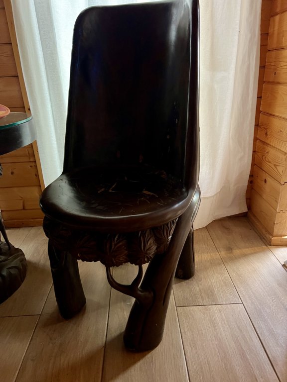 EXCLUSIVO:   Juego de asientos de madera tropical maciza - 4 sillas y 1 mesa