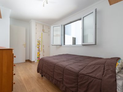 Exclusiva propiedad reformada en Alcanada, con vistas al mar y garaje privado