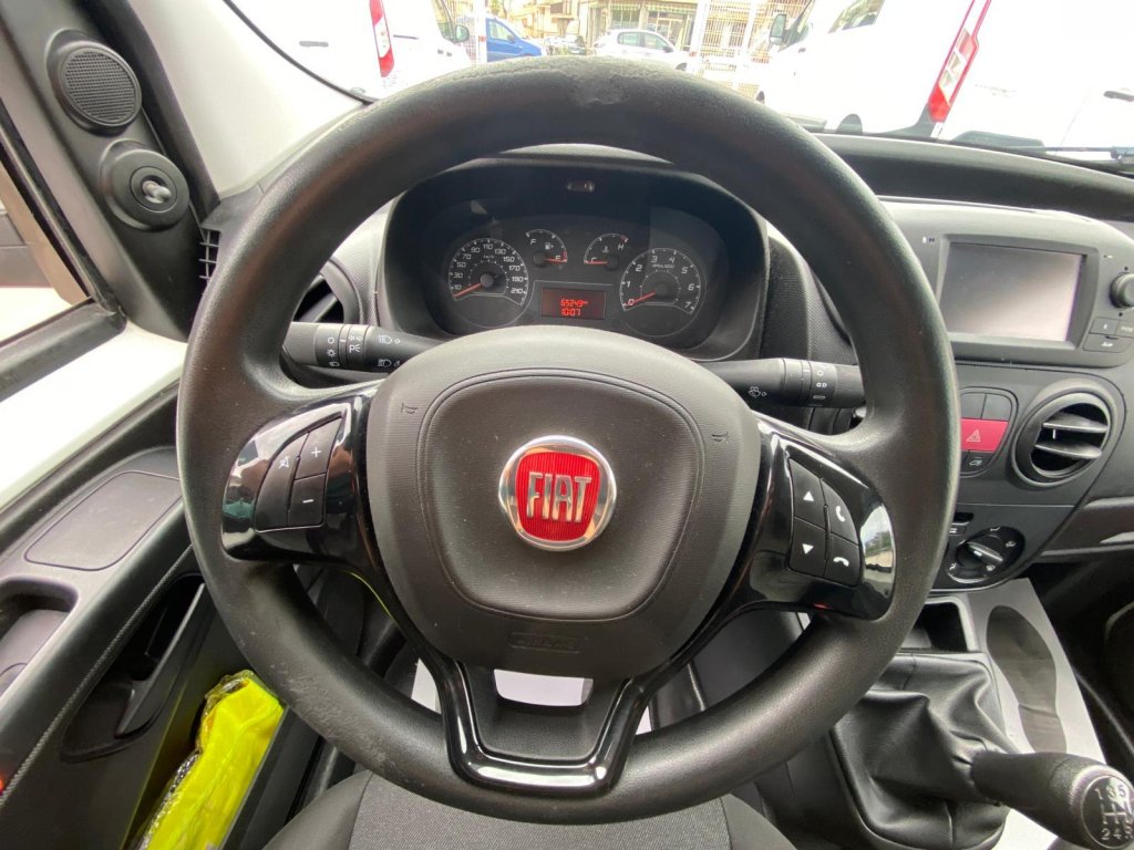 Fiat Fiorino Cargo 80Cv con ESTANTERIAS