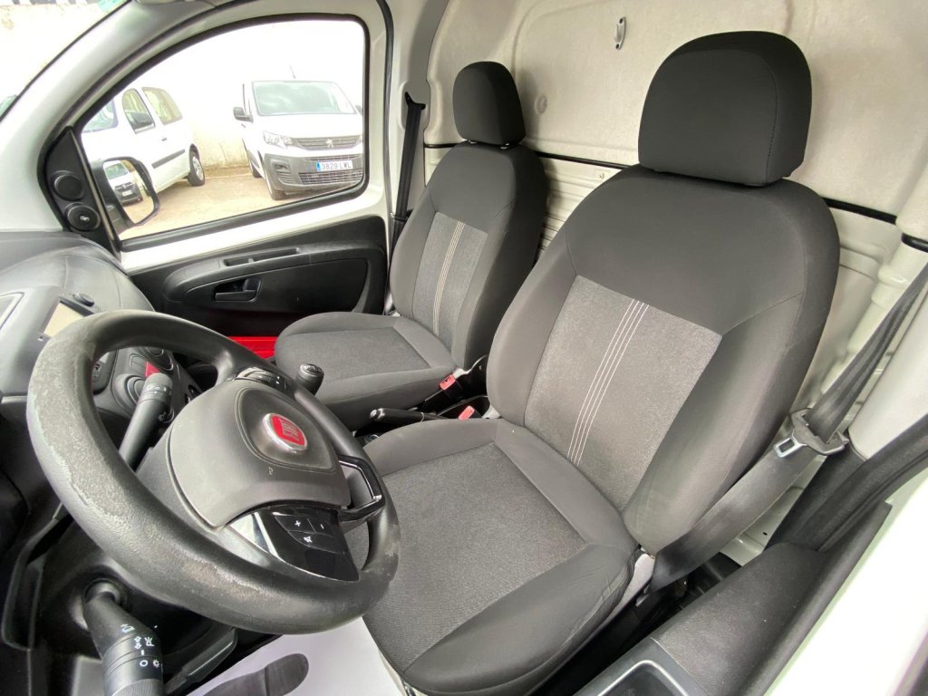 Fiat Fiorino Cargo 80Cv con ESTANTERIAS