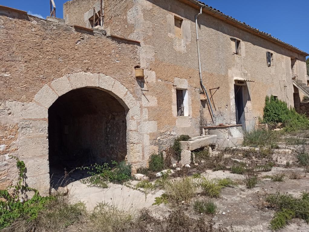 Finca Top Location for Renovation for Sale in Son Macia