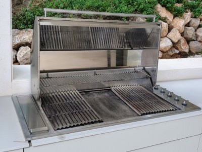 Gas grill in top condition