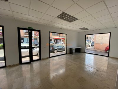 Commercial premises on the corner – Avenida del Torrent, Manacor