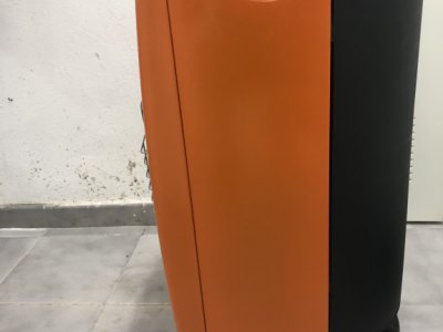 I am selling a gas stove with a gas cylinder. The gas cylinder is empty.