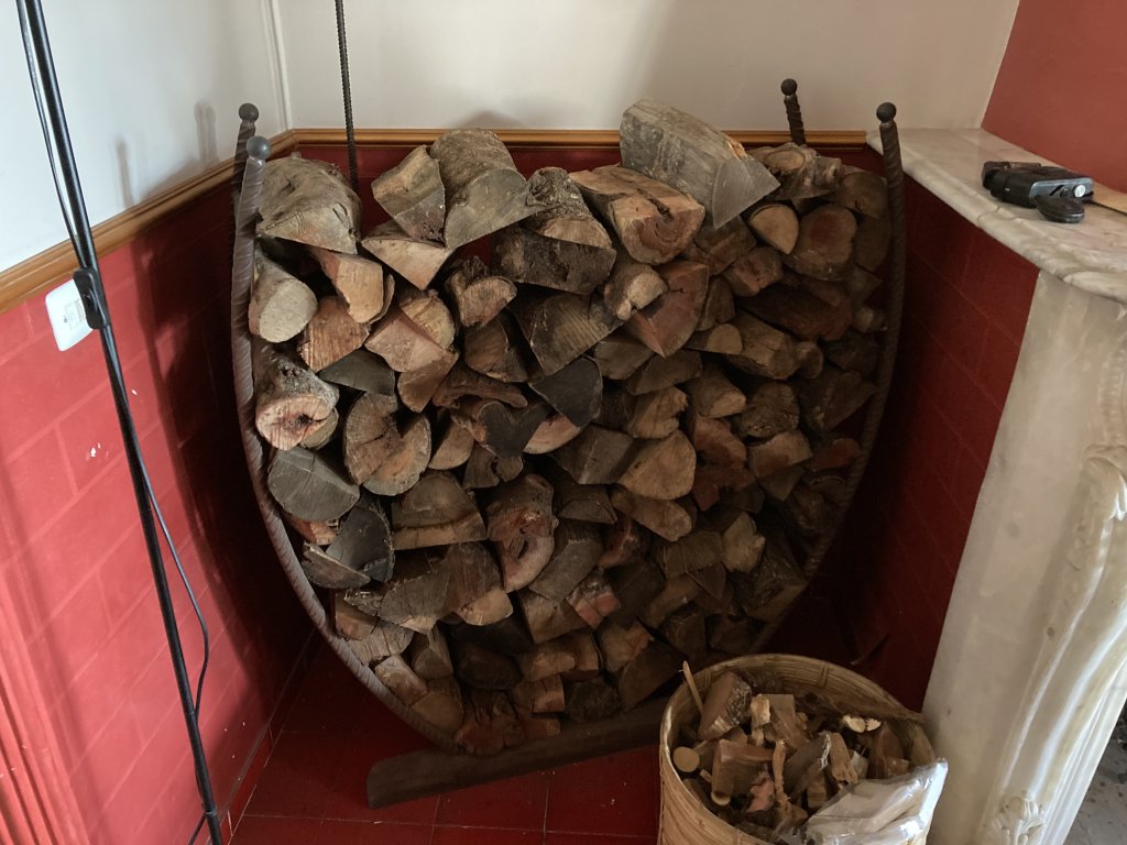 Soporte para leña de acero