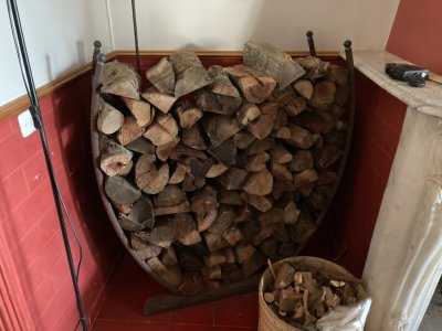 Soporte para leña de acero