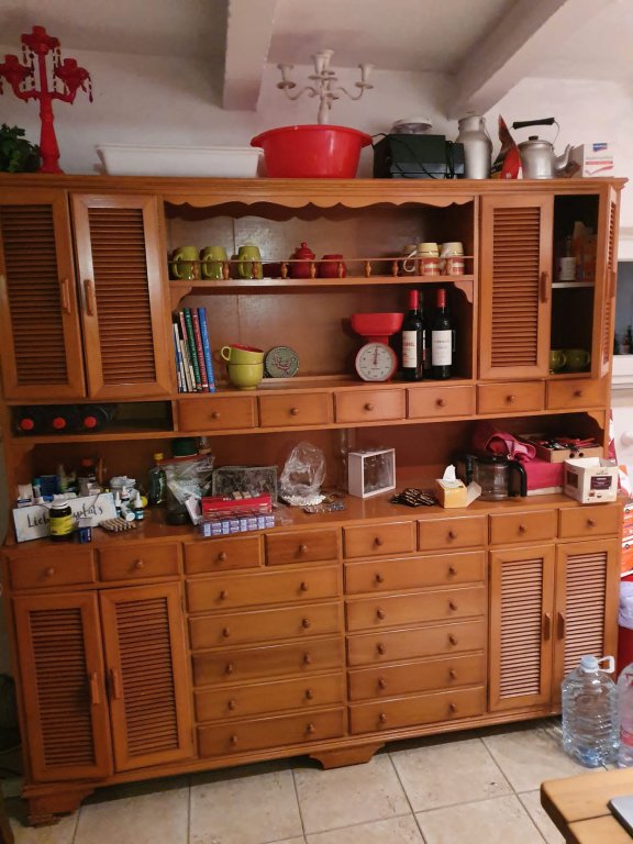 Kitchen cabinet