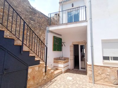 Commercial premises and private unit in Santanyi -- L 45