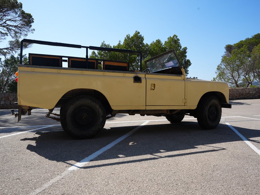 Land Rover Santana Series 109 – larga distancia entre ejes