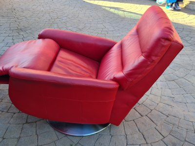 Leather recliner