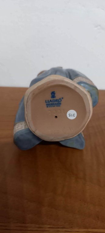 Lladró gres pequeña campesina, azul