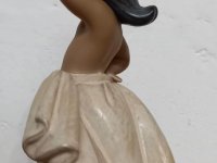 Lladró gres pequeña campesina, blanca