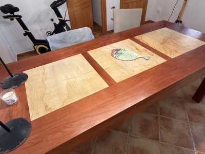 Mesa de comedor maciza muy cuidada y atemporal de cerezo 200x90x80cm