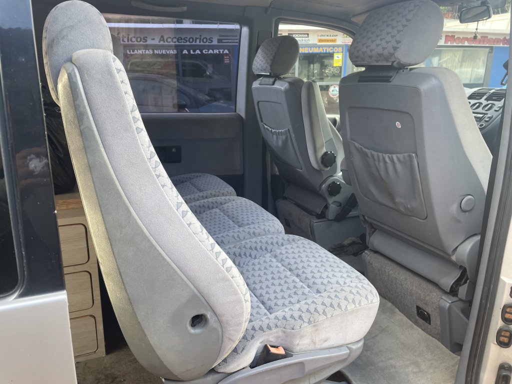 Mercedes Vito V230TD For 6 seats