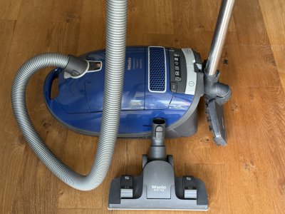 Miele Complete C3 vacuum cleaner, fully functional