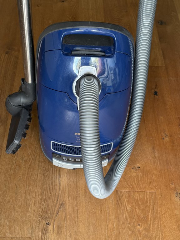 Miele Complete C3 vacuum cleaner, fully functional