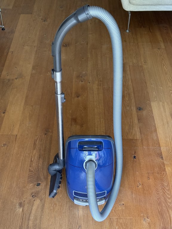 Miele Complete C3 vacuum cleaner, fully functional